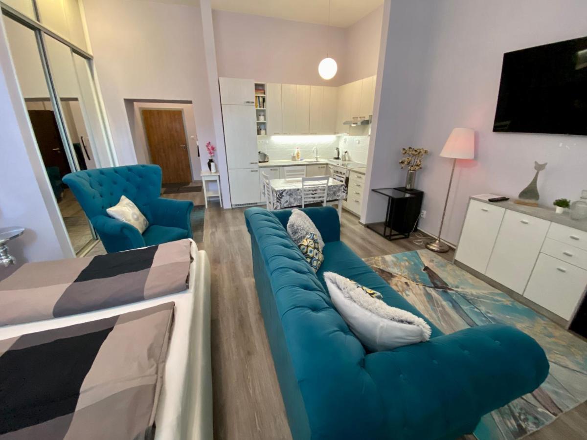 Kings Main Square Apartment Попрад Екстер'єр фото