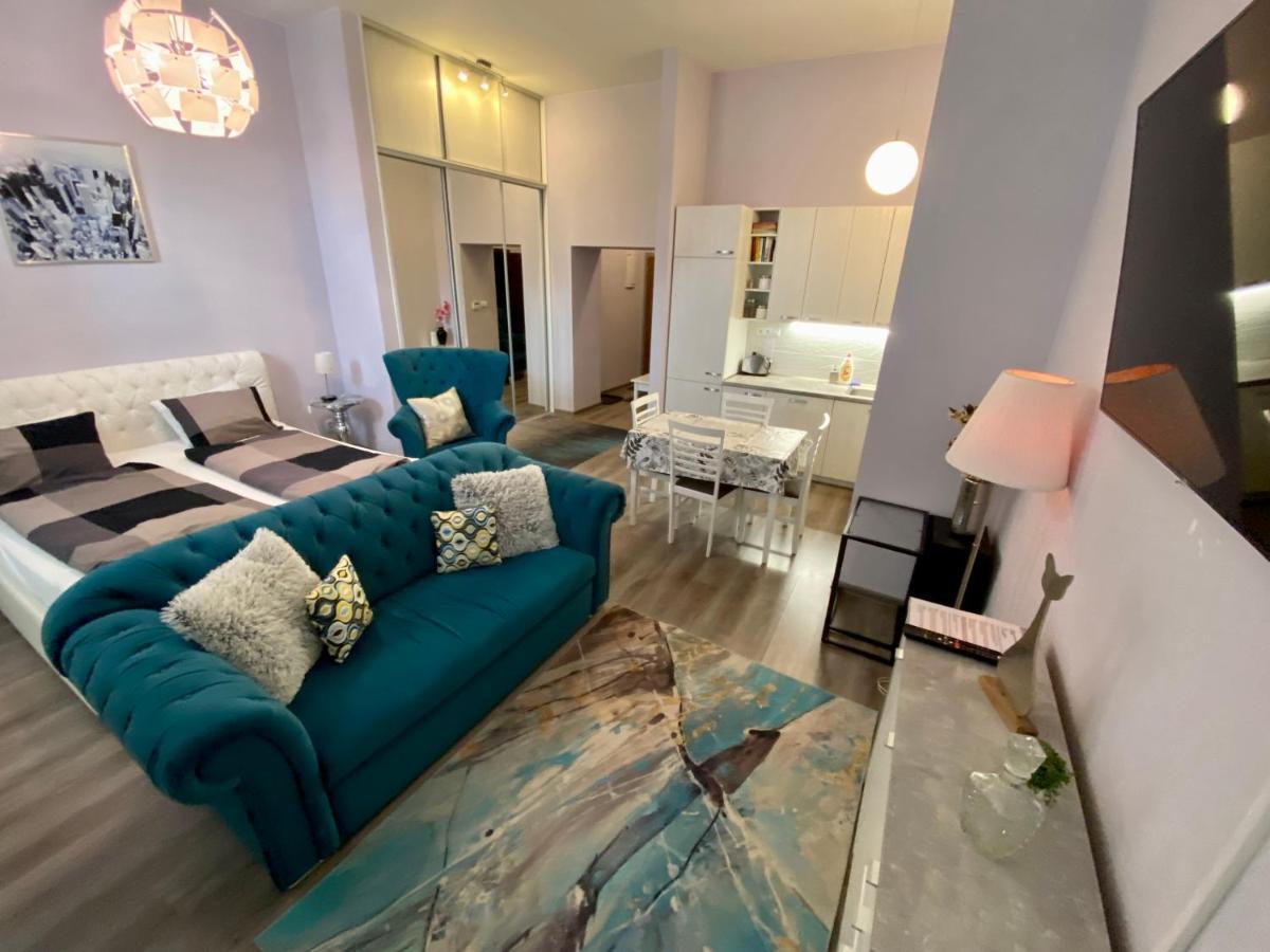 Kings Main Square Apartment Попрад Екстер'єр фото